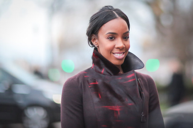 PARIS, FRANCE - MARCH 06: Kelly Rowland is seen, after the Akris show, during Paris Fashion Week, Womenswear Fall Winter 2016/2017, on March 6, 2016 in Paris, France. (Photo by Edward Berthelot/Getty Images)